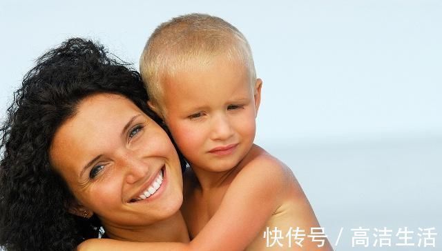 体温|3岁女童嘴唇发紫,妈妈发现后当场扇了自己两个耳光