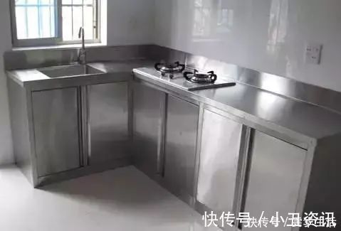 橱柜|买橱柜选不锈钢，还是石英石？这才发现10年前买错了！