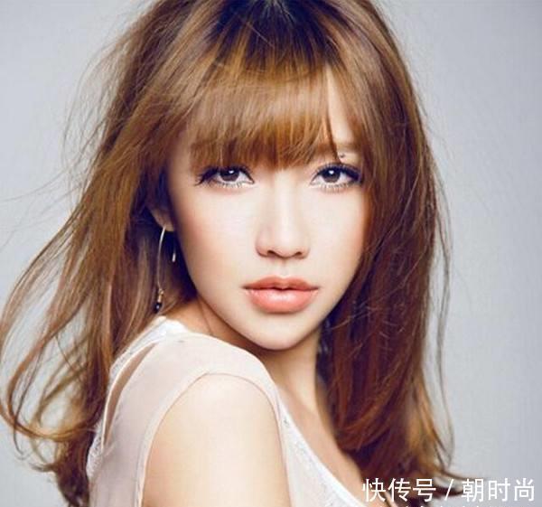 头发|闺蜜直接把洗发水抹到头发上,难怪脱发掉发,原来我们都做错了