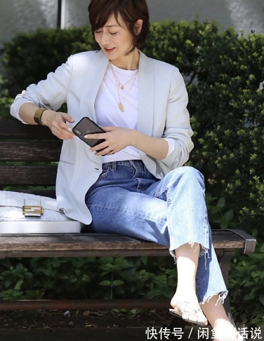 关键|有钱难买气质!60岁女人想要穿得“优雅又高级”,配色才是关键