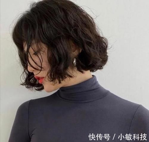 洋气 女人过了50岁，试试这几款干净利落的发型，时髦洋气又减龄