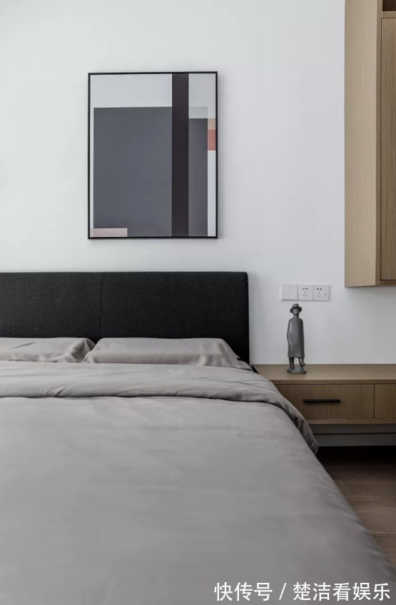 全屋|装修时房门别装单开门了，他家这么设计，让全屋瞬间放大一倍