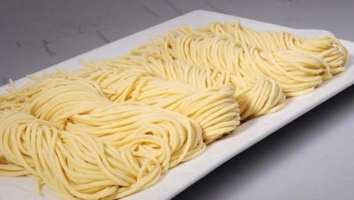 煮面条时,加入3物,面条爽滑又筋道,难怪以前煮的面条不好吃