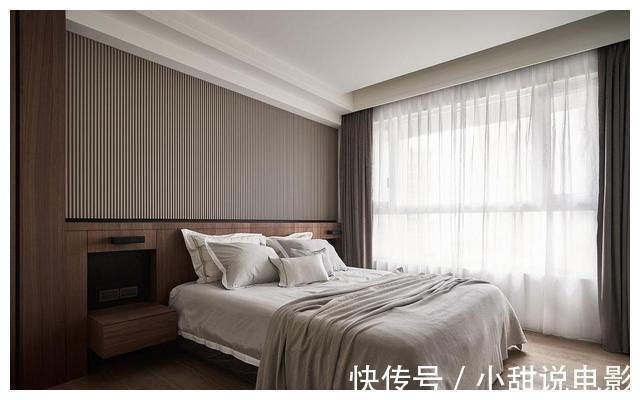 电视背景墙|不喜欢太浅的原木风格装修?看看他家的胡桃木,低调又显高级感!