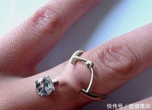 国外流行新趋势手指上钻孔戴戒指,看着都疼