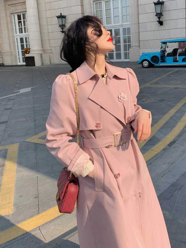 连衣裙|今年秋冬流行的风衣色号都在这,选这5种大衣,让你美出新高度