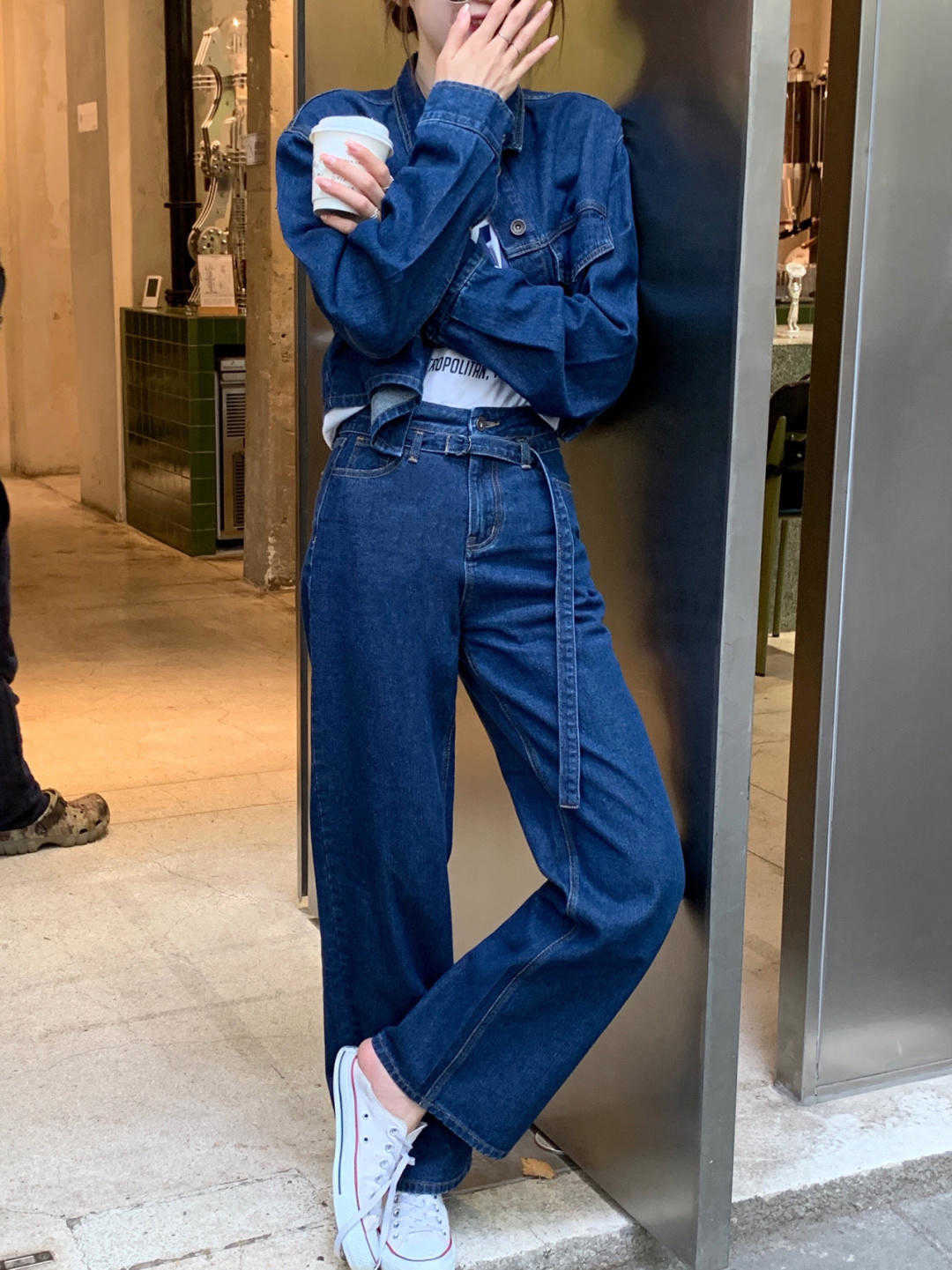 毛呢 开春外套别乱选,码住牛仔外套和小香风外套,青春减龄又有气质