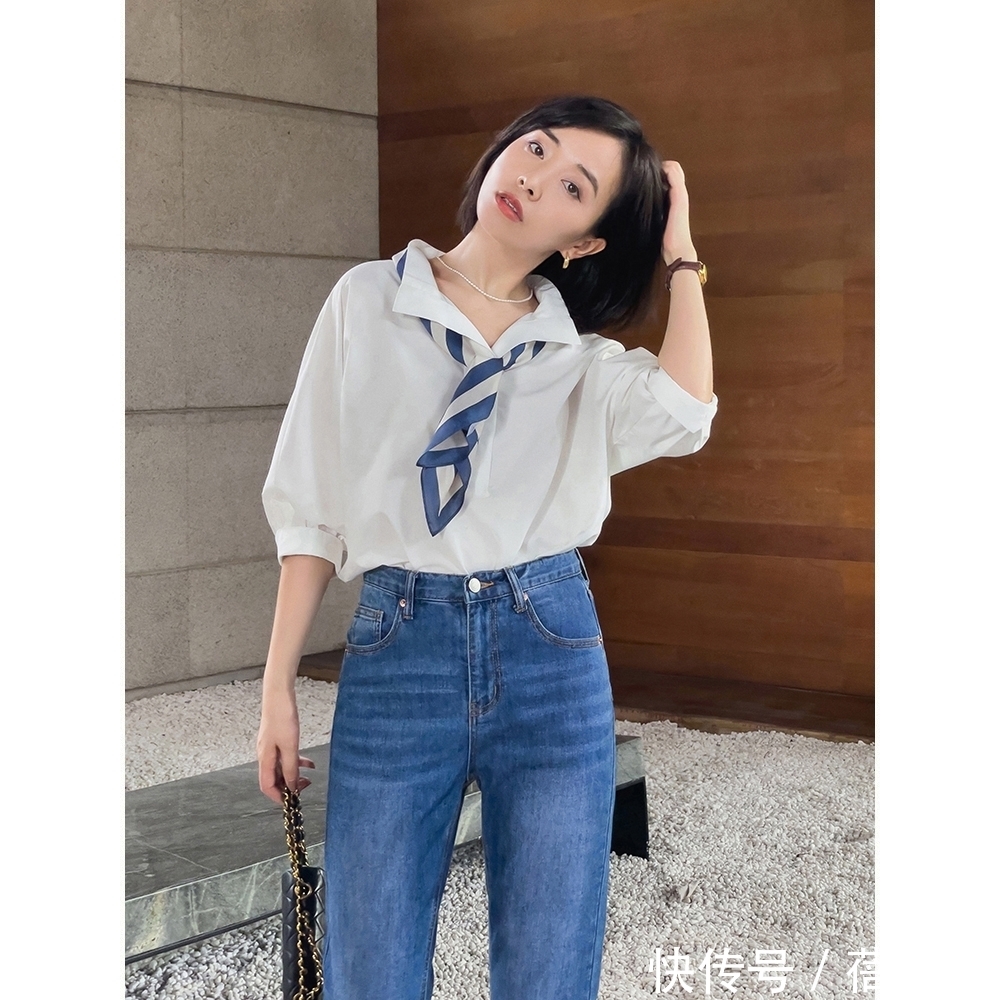 白衬衫|穿“白衬衫”的女人有多精致?搭配这3种下装,土味、俗气全甩掉