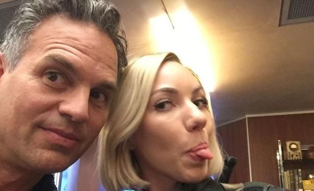 斯嘉麗“吐槽”馬克叔是唯一不配合紋身的人