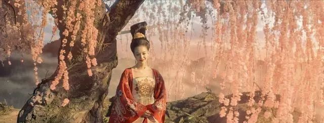 李白|杨贵妃到底有多美?李白:云想衣裳花想容,春风拂槛露华浓