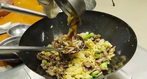 年夜饭上不能少了这道菜,上锅一炒,好吃又好做,营养滋补又暖身