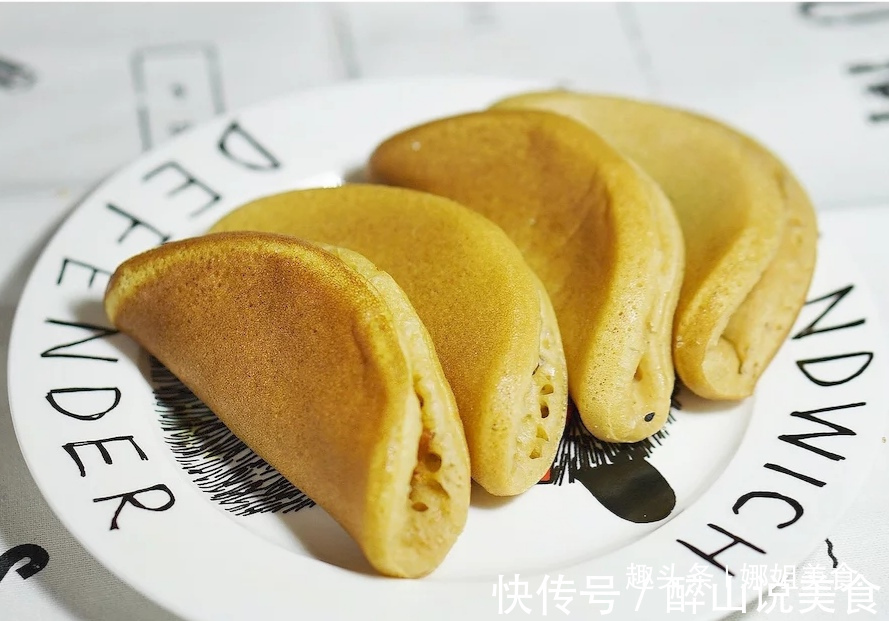 一碗面粉,2个鸡蛋,做孩子爱吃的蛋烘糕,喷香营养,早上吃特好