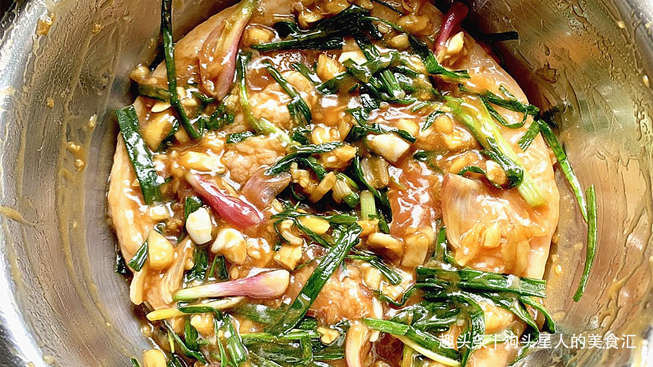 自从知道电饭煲可以做叉烧,我家隔天就做一锅,甘香肥美,太香了