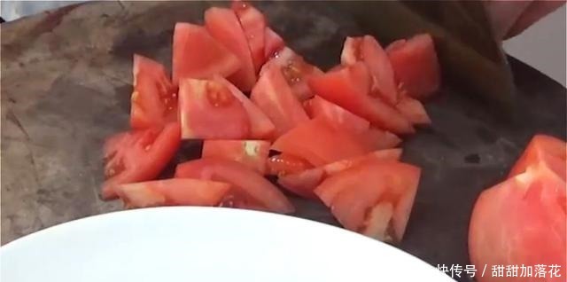  下饭|这才是西红柿炒鸡蛋的正确做法，营养丰富，味道鲜美，太下饭了