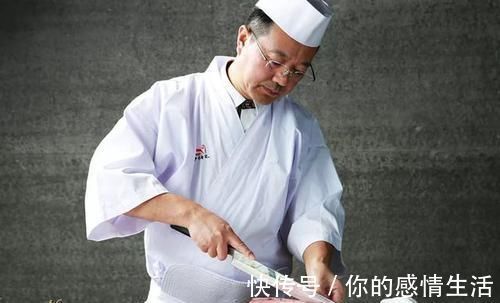 大厨|日本厨师豆腐切成花,中国厨师笑了把刚“织好”的白萝卜拿上来