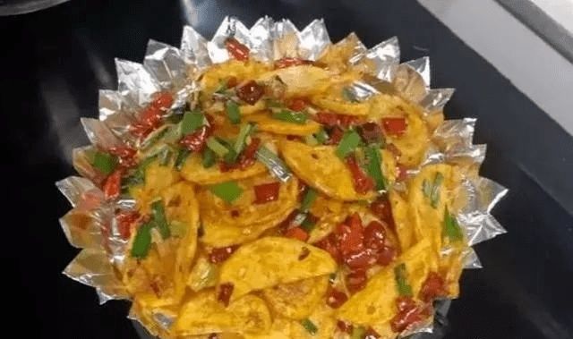  轻松|铁板土豆片，新手都能轻松做，几块钱就能做一盘！