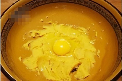 红薯独特做法，加一个鸡蛋，不用烤箱，女儿说比买的面包还好吃