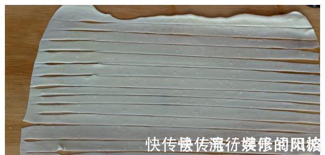 在家做盘丝饼原来这么简单，一卷一叠就搞定，有技巧无难度，真香