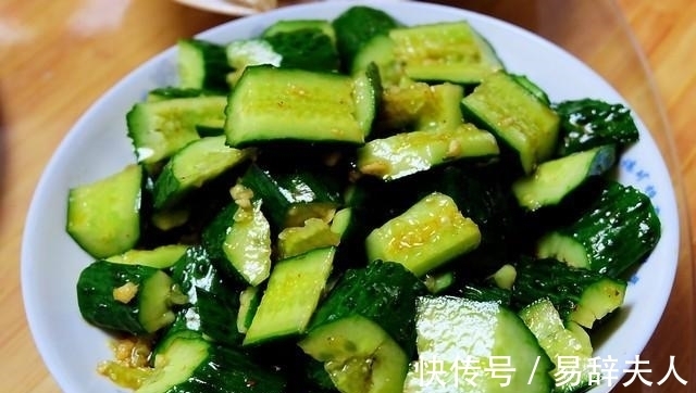 下厨|回农村老家过年,弟媳妇亲自下厨做了二十多道菜,真是太能干了!