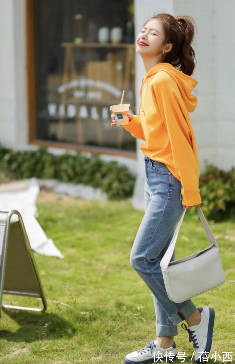 连衣裙|“连衣裙”该让位了,今秋流行休闲风穿搭,不仅舒适遮肉还很减龄