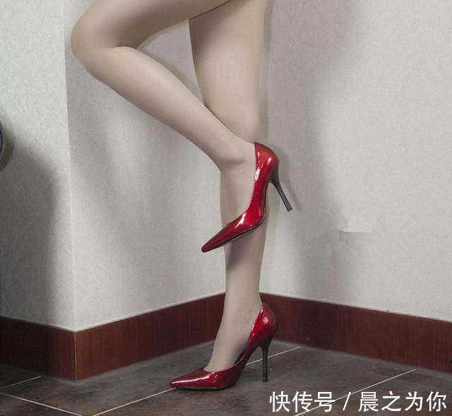 细高跟鞋 穿上一双时尚细高跟鞋,彰显女性高贵气质,走出你的自信优雅范!