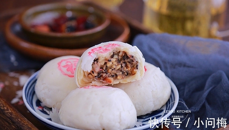 馅料|每年中秋都会做的月饼,咬一口,满手满嘴都是酥皮,比买的还香