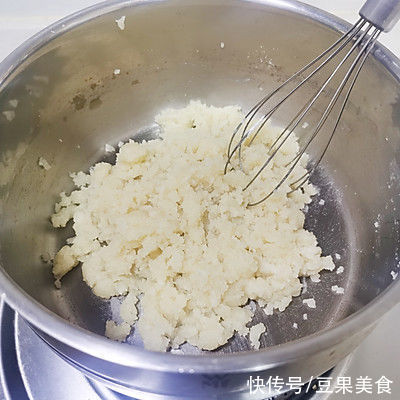 #健康甜蜜烘焙料理#「网红抖臀蛋糕」弹性十足 好吃到爆