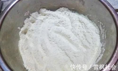 低筋面粉和高筋面粉蒸馒头哪个好吃?怎么做?