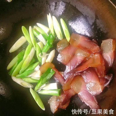 这道腊肉炒菜合集发到朋友圈，留言全说被馋哭