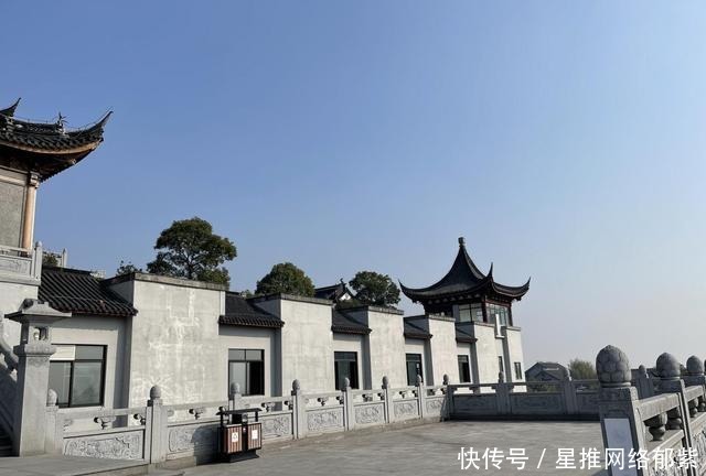 小镇|琼楼玉宇衢江边:相遇暖冬下的龙游红木小镇