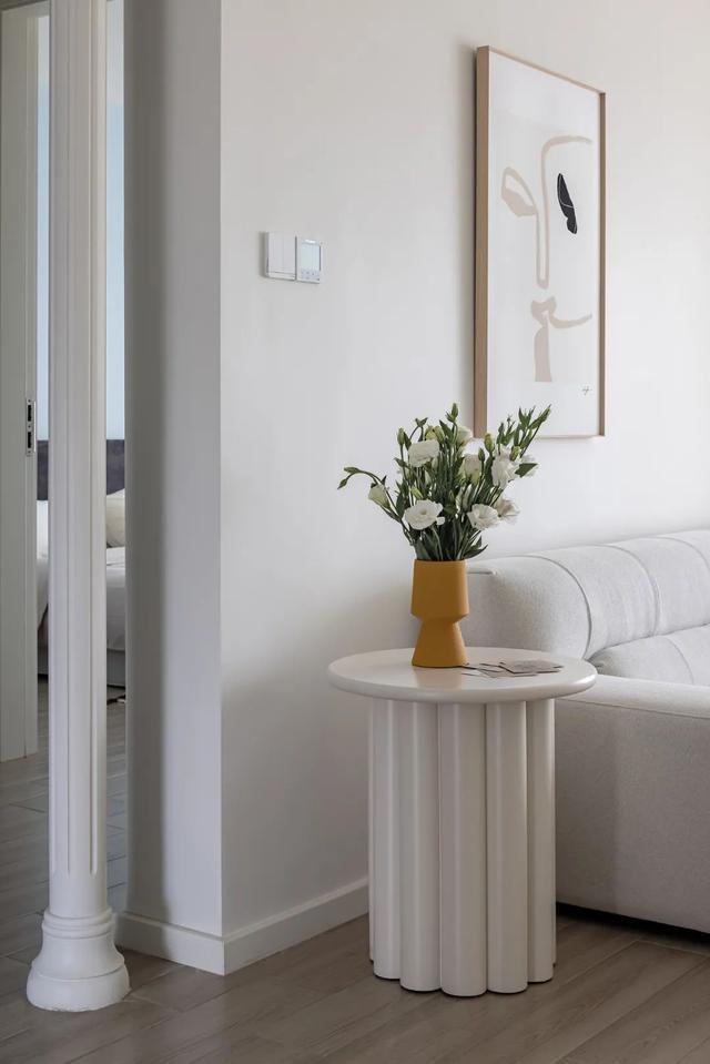 收纳|这对夫妻的“穷装风”新家,明亮又舒适,证明了越简单越美好!