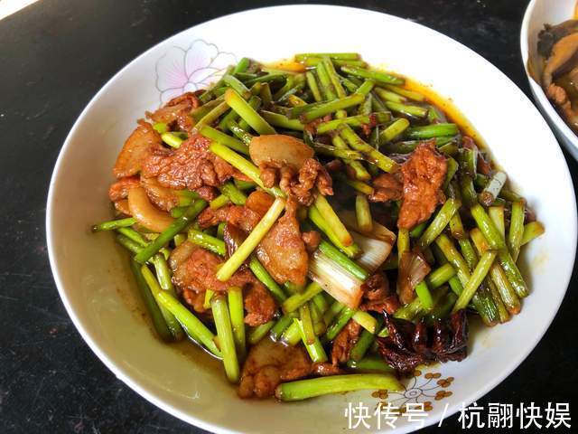 妈妈|我和老公去娘家吃饭，妈妈准备5道菜，没山珍海味，却温馨难得！