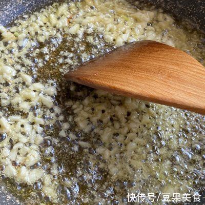 吃光|今天我吃光5碗饭的秘诀是韩式辣鸡爪...