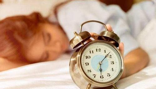 睡眠时长|天天早起真的养生?几点起床最合适?建议尽量别早于这个点