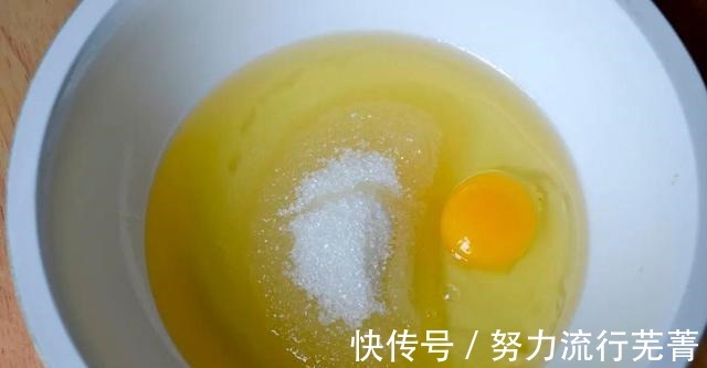 早餐|吃了半辈子面食,第一次见这个做法,不用一滴水,早餐不吃包子了!