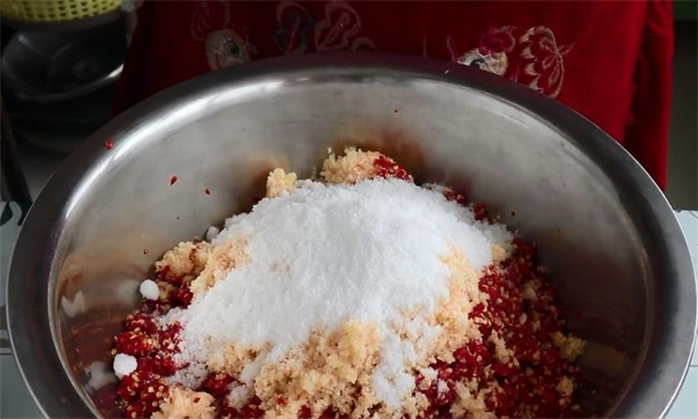 干燥处|这才是剁椒酱的正确腌制方法,香辣过瘾好吃有技巧,放一年不怕坏