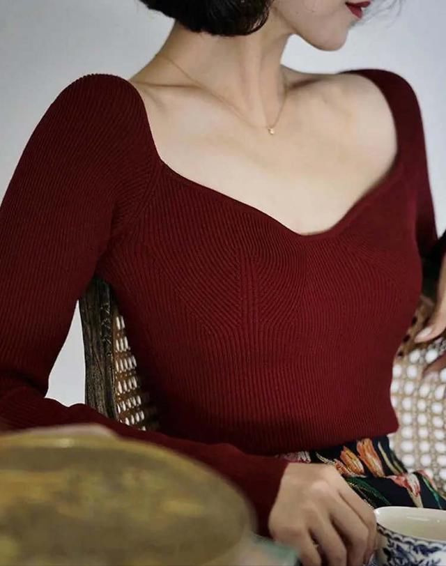  避开|上了岁数的女人，尽量避开这4种“增龄色”， 不仅显老还很俗气