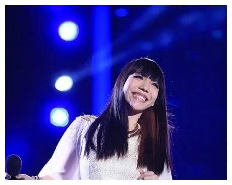 当年红极一时的吴莫愁，到如今的无人问津，她到底经历了什么？