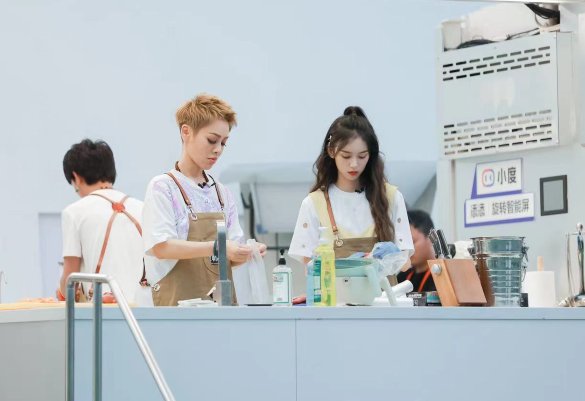 丁真|《中餐厅5》今晚开播！黄晓明携合伙人开启国潮美食之旅