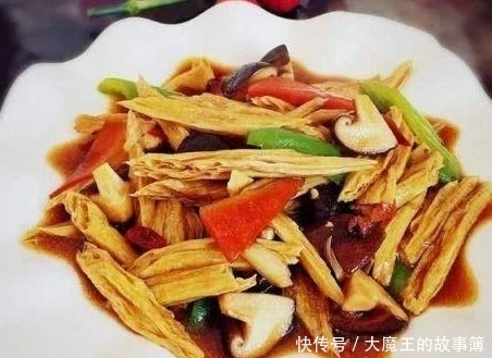 香味四溢的几道家常菜，荤素搭配好吃不腻，每次上桌准光盘