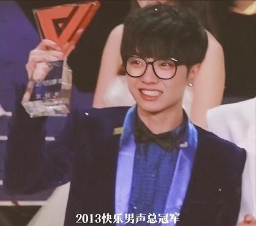 合約|華晨宇出道至今八年合約到期，粉絲陪伴繼續下一場征程