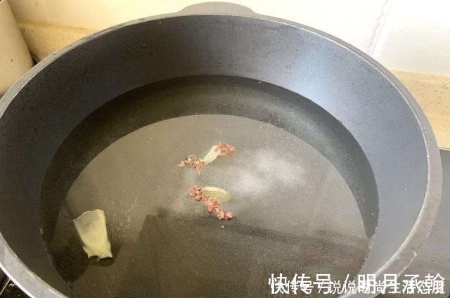 热水|煮虾时，用热水还是冷水原来都搞错了，难怪虾肉不鲜，腥味重