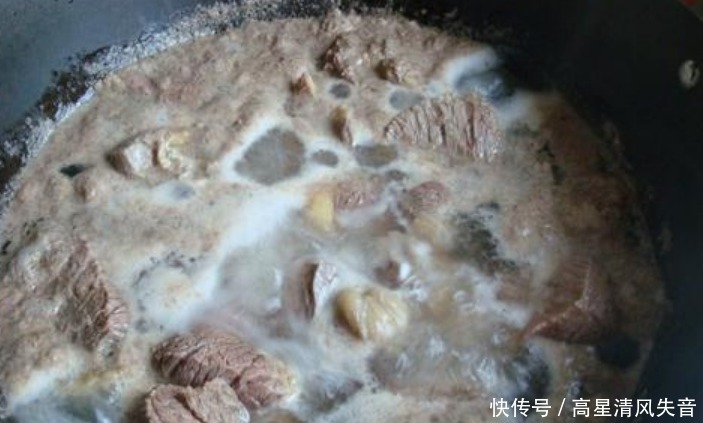 土豆炖牛腩家常做法:牛腩软烂,土豆软糯易消化,营养不流失!