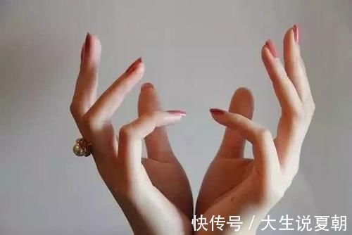 标准|如何让双手达到“手模”标准掌握3种方法,让你的手指又细又长