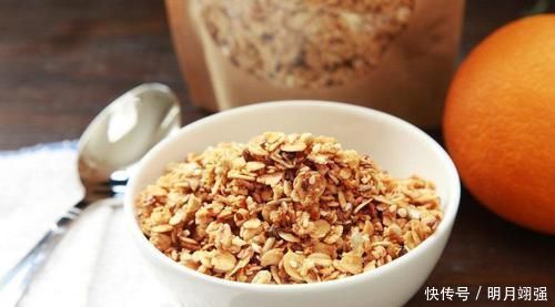 燕麦|女人不想老太快?不妨常吃3种食物,补充雌激素,延缓衰老!