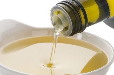 女人的肌肤时刻都在被危害着:日用化妆品的残留物如何解决?