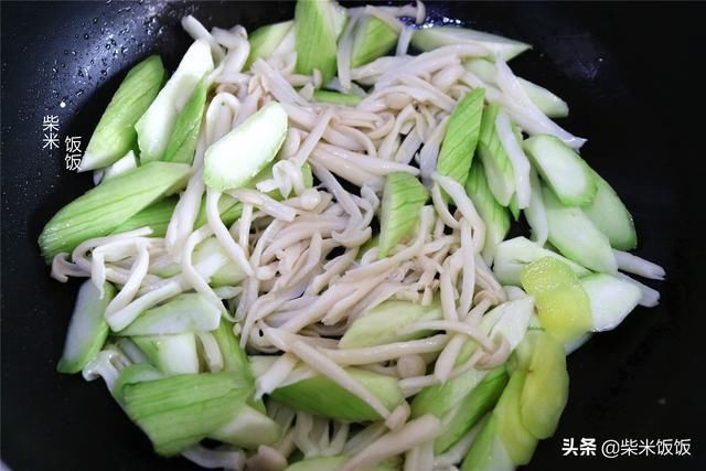 清热解暑|夏季喝汤，这3种食材是绝配，清热解暑营养丰富，我家常做
