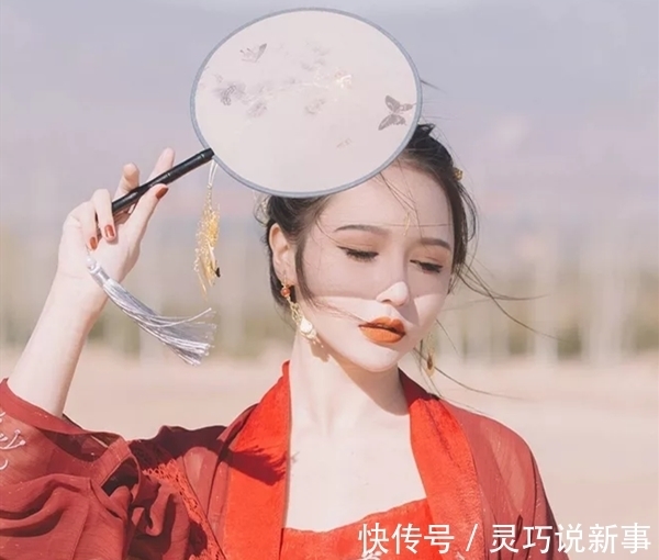 张放@穿书文:她穿成透明小炮灰,远离男女主,却遇到了白切黑的无名男配