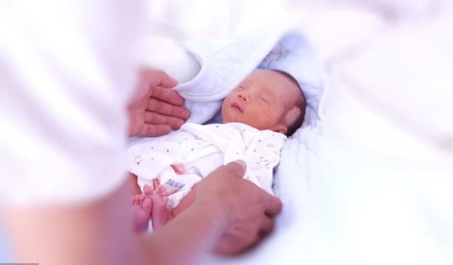 早产儿|还记得那个全世界最小的婴儿吗14年过去了,如今已经完美蜕变