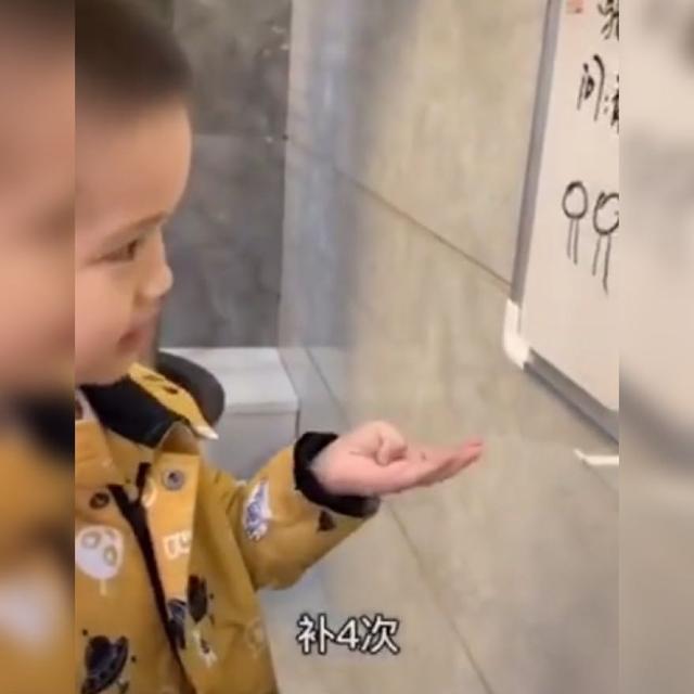 男童|3岁男童妙解“鸡兔同笼”问题获高赞,网友这都是别人家的娃